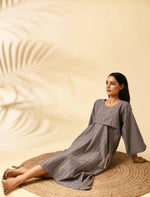 Load image into Gallery viewer, PALE MAUVE DARLI DRESS
